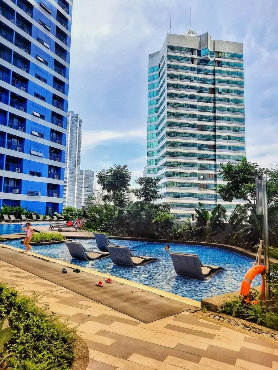 Image 6 of Air Makati -CitySkyline View48th witn balcony