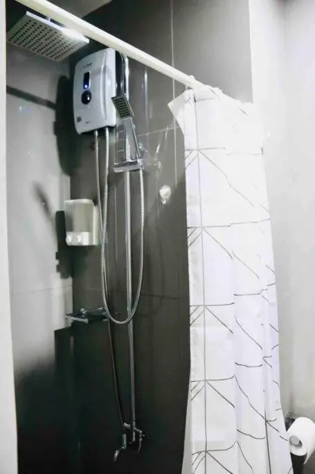 Image 4 of Air Residences Makati – fully furnished condo with skyline views!