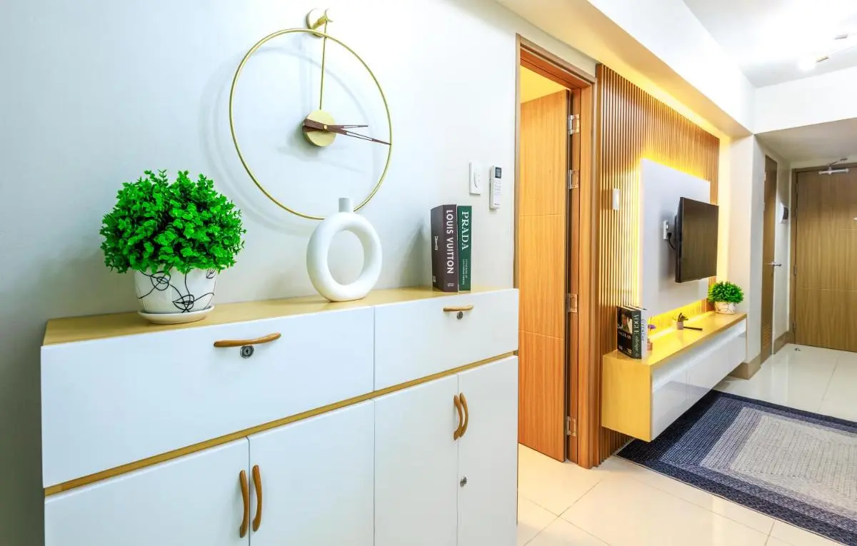 Image 2 of Amazing Condo Unit Shore 3 – walking distance to MOA – Pasay – 2 Beds – with 1 extra bed – with pool access