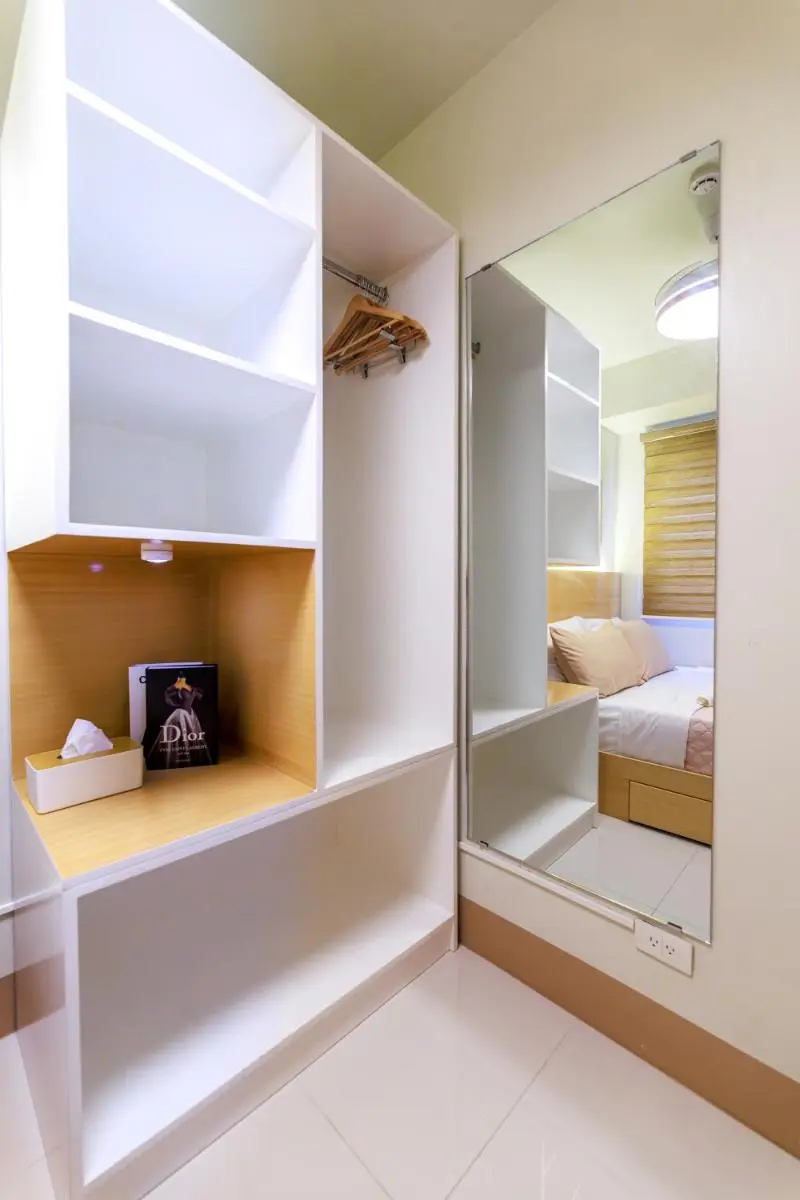 Image 3 of Amazing Condo Unit Shore 3 – walking distance to MOA – Pasay – 2 Beds – with 1 extra bed – with pool access