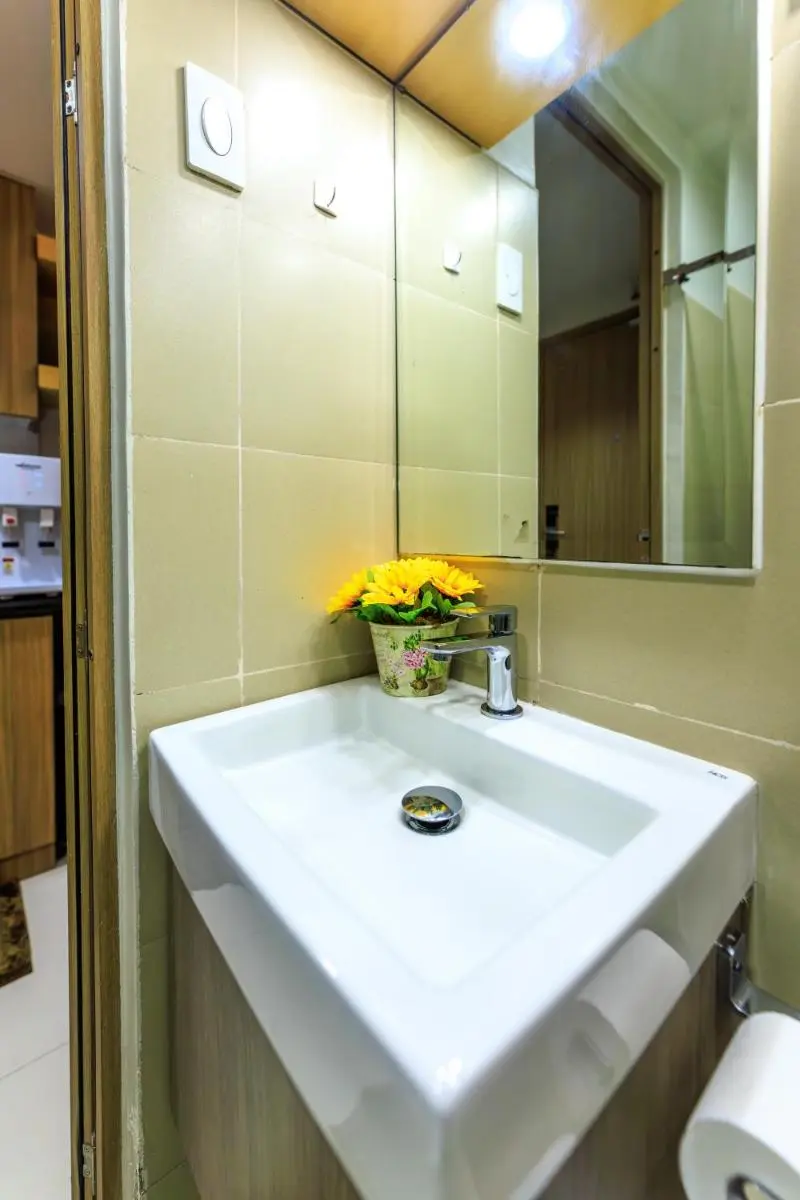 Image 4 of Amazing Condo Unit Shore 3 – walking distance to MOA – Pasay – 2 Beds – with 1 extra bed – with pool access