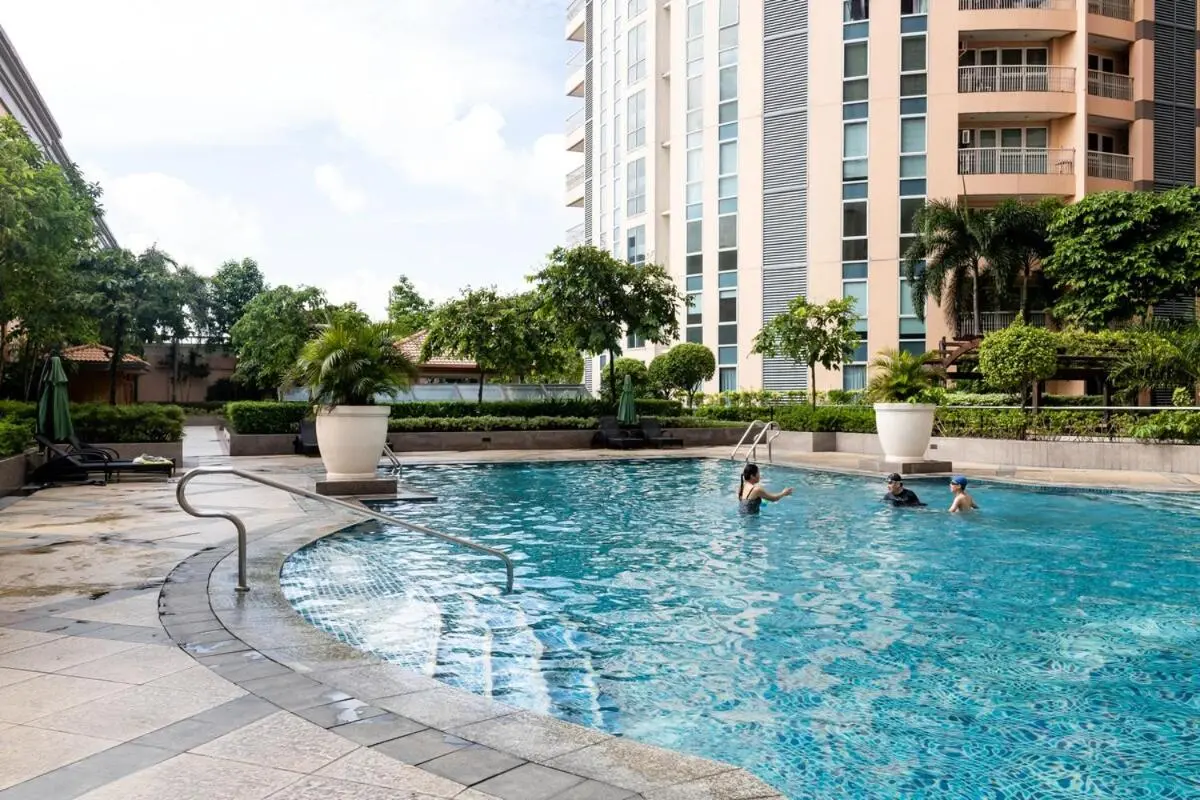 Image 2 of Amazing Sunrise Venice Grand Canal Balcony, Xbox Series X console with Game Pass Ultimate, FREE coffee, Pool, Gym & Sauna, 5 mins to BGC