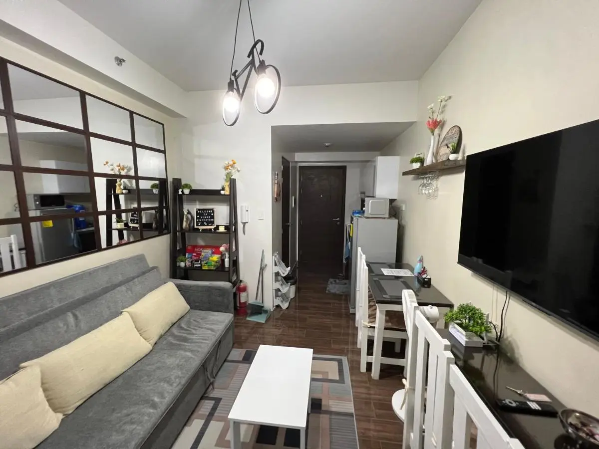 Image 1 of Apartment Condo in Air Residences Makati wifi Netflix Disney, pool & mall