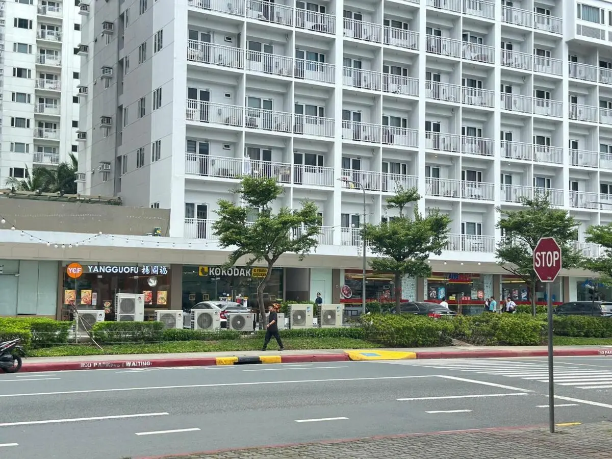 Image 6 of Apartment near MOA & Airport