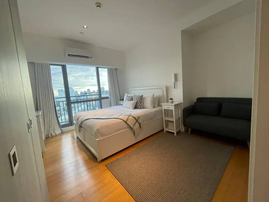 Image of Aveline Suites Aesthetic Skydeck View ACQUA Private Residences near Rockwell Makati