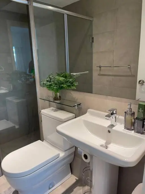 Image 3 of Aveline Suites Aesthetic Skydeck View ACQUA Private Residences near Rockwell Makati