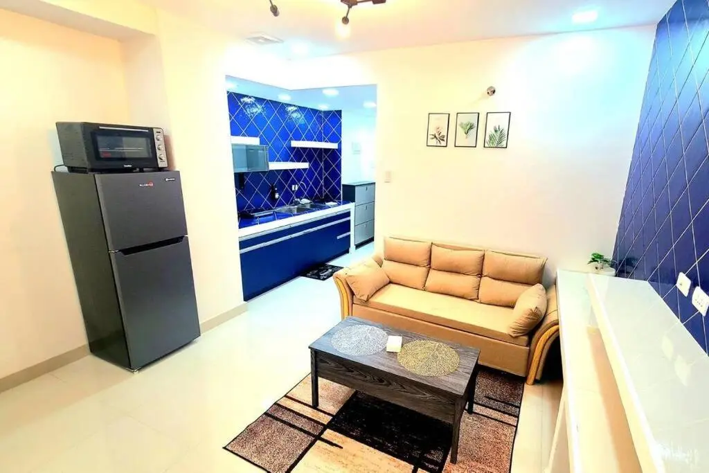 Image of BGC Beautiful Large 1 Bedroom Condo Sleeps 3 Adults