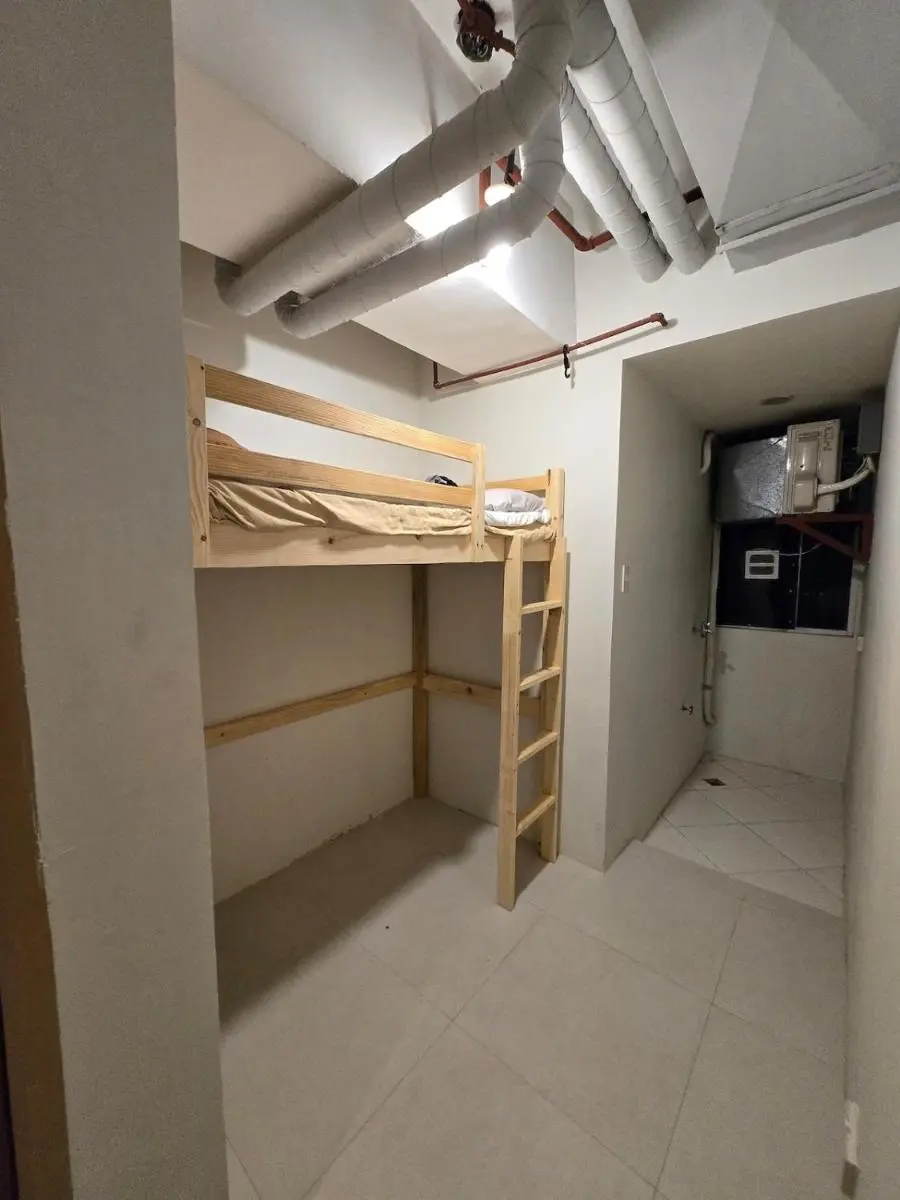 Image 5 of BGC Center Decent 74sqm, 2br, 2baths, 4beds with maid quarter