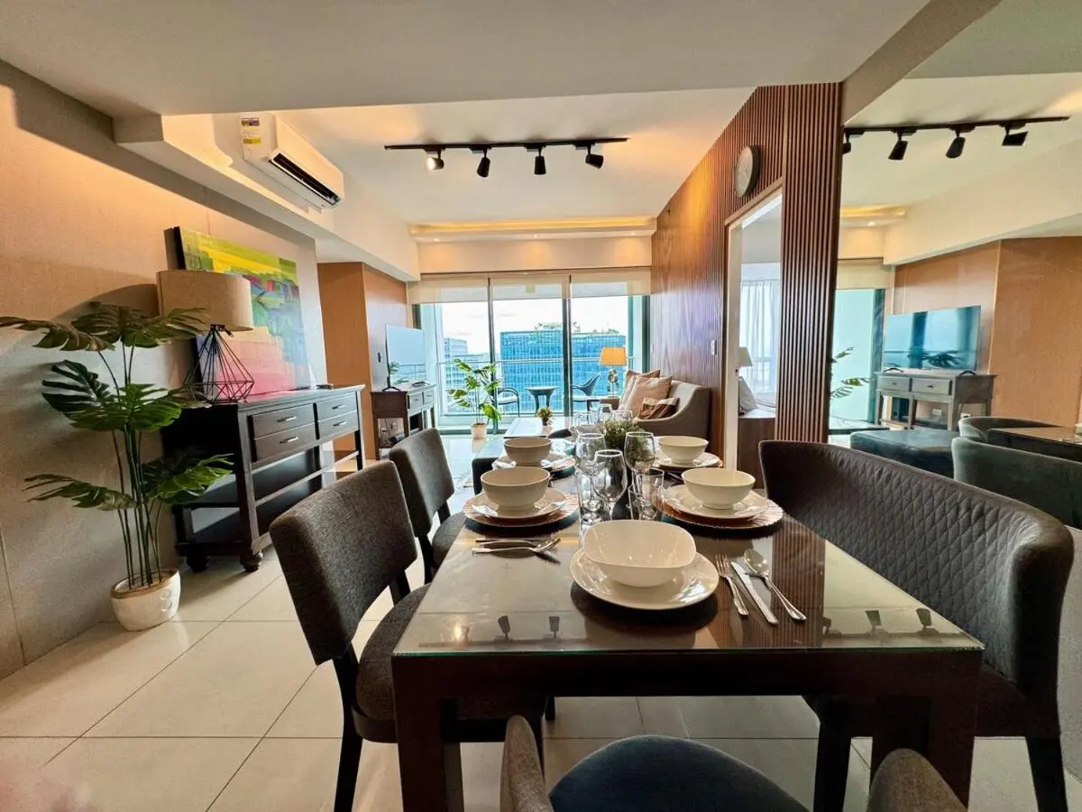 Image 3 of BGC One Uptown Premium 2BR Suite with Balcony near Supermarket, Malls and Restaurants