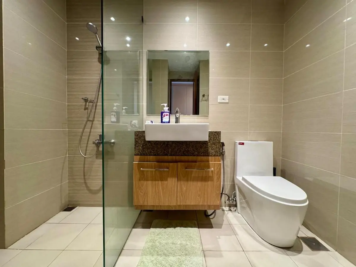 Image 2 of BGC One Uptown Premium 2BR Suite with Balcony near Supermarket, Malls and Restaurants