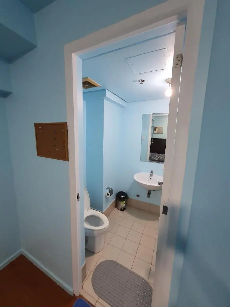Image 4 of Beautiful 2-Bedroom condo unit at Gateway Garden Ridge
