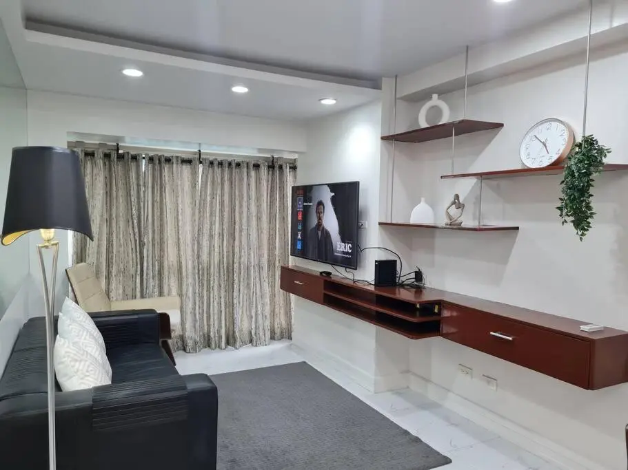 Image of Big 2BR near Burgos Circle, Highstreet, St Lukes – B Parklane T1