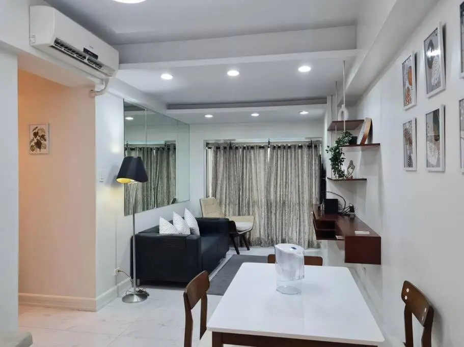 Image 4 of Big 2BR near Burgos Circle, Highstreet, St Lukes – B Parklane T1
