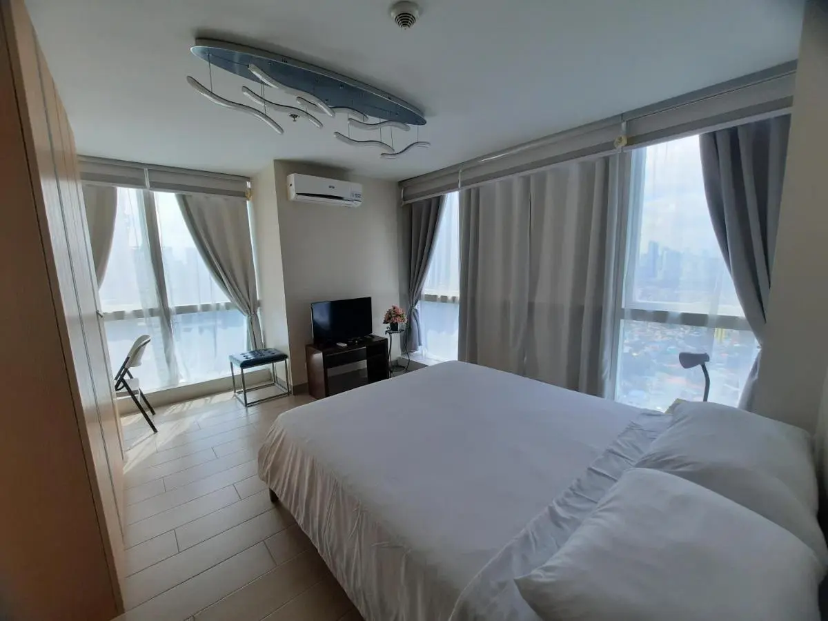 Image 1 of Bonifacio global city one uptown residence-2 Bedroom