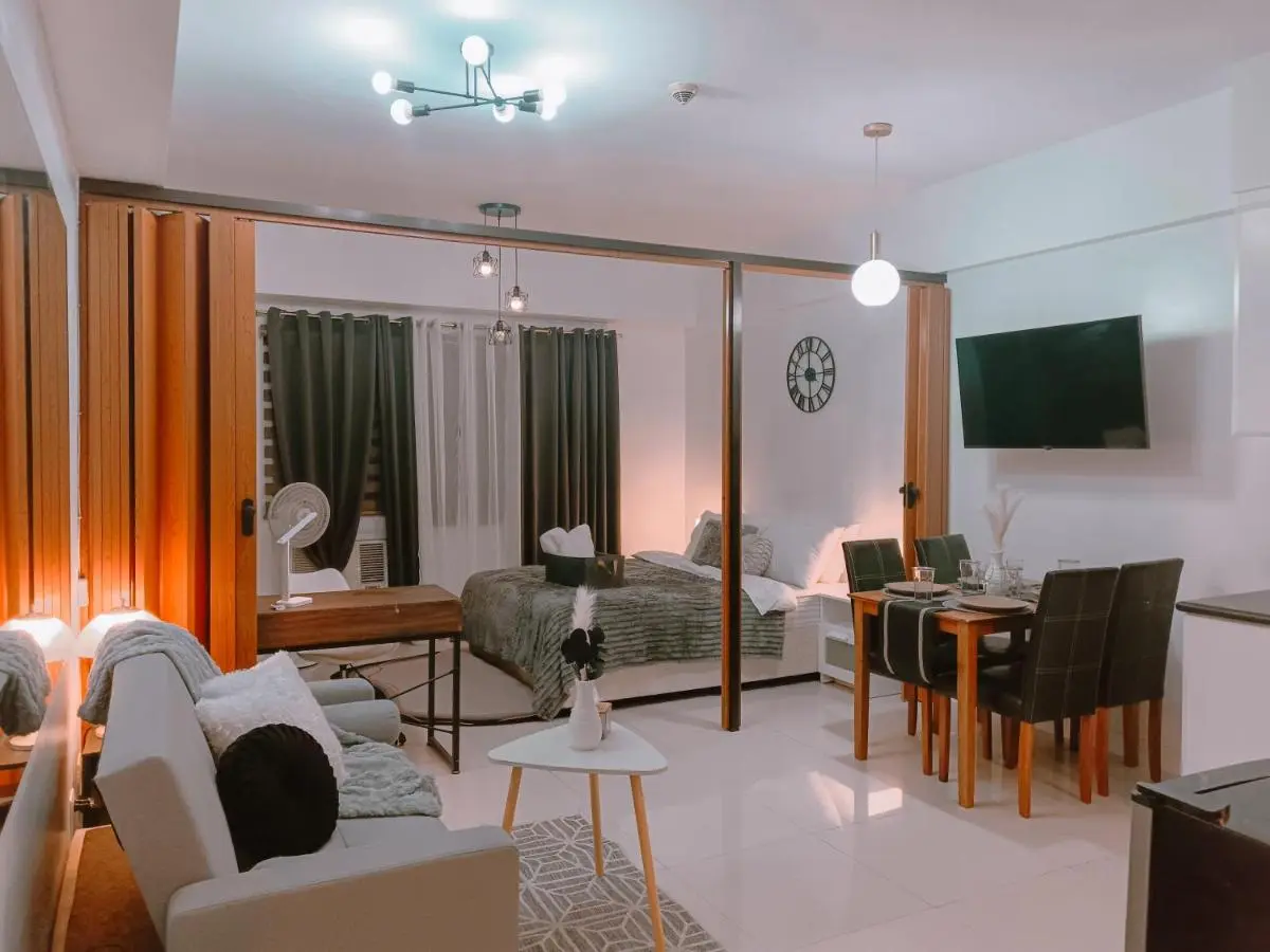 Image 4 of Bright & Airy Studio near Venice Mall with Pool, Gym & Fast WiFi