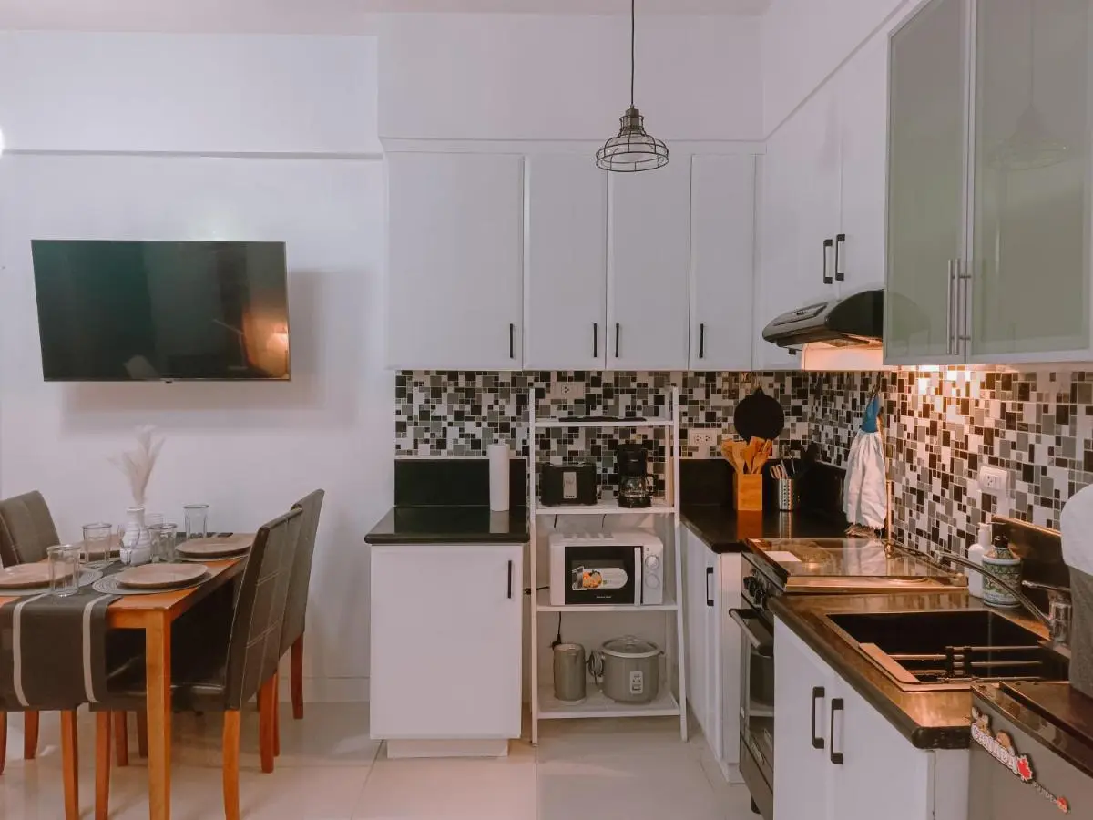 Image 2 of Bright & Airy Studio near Venice Mall with Pool, Gym & Fast WiFi