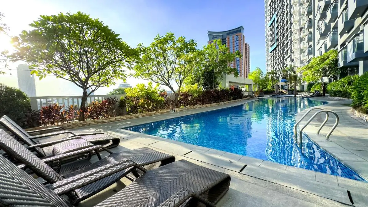 Image 3 of CYLOS PLACE Manhattan CUBAO 2BR WITH BALCONY