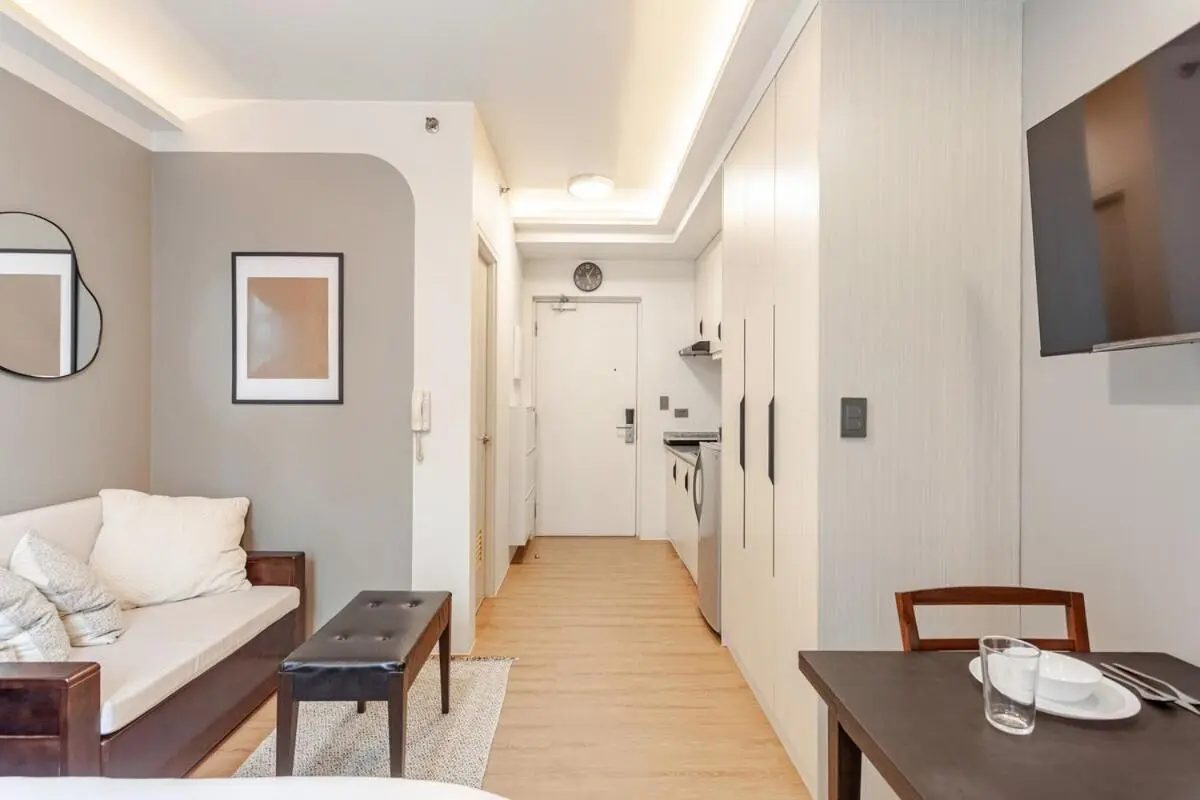 Image 5 of Central Modern Cosy Condo in Makati – The Linear Suite