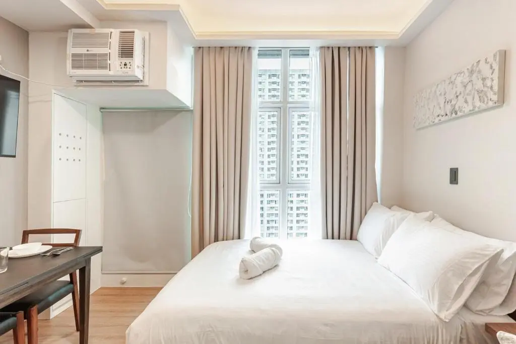 Image of Central Modern Cosy Condo in Makati – The Linear Suite