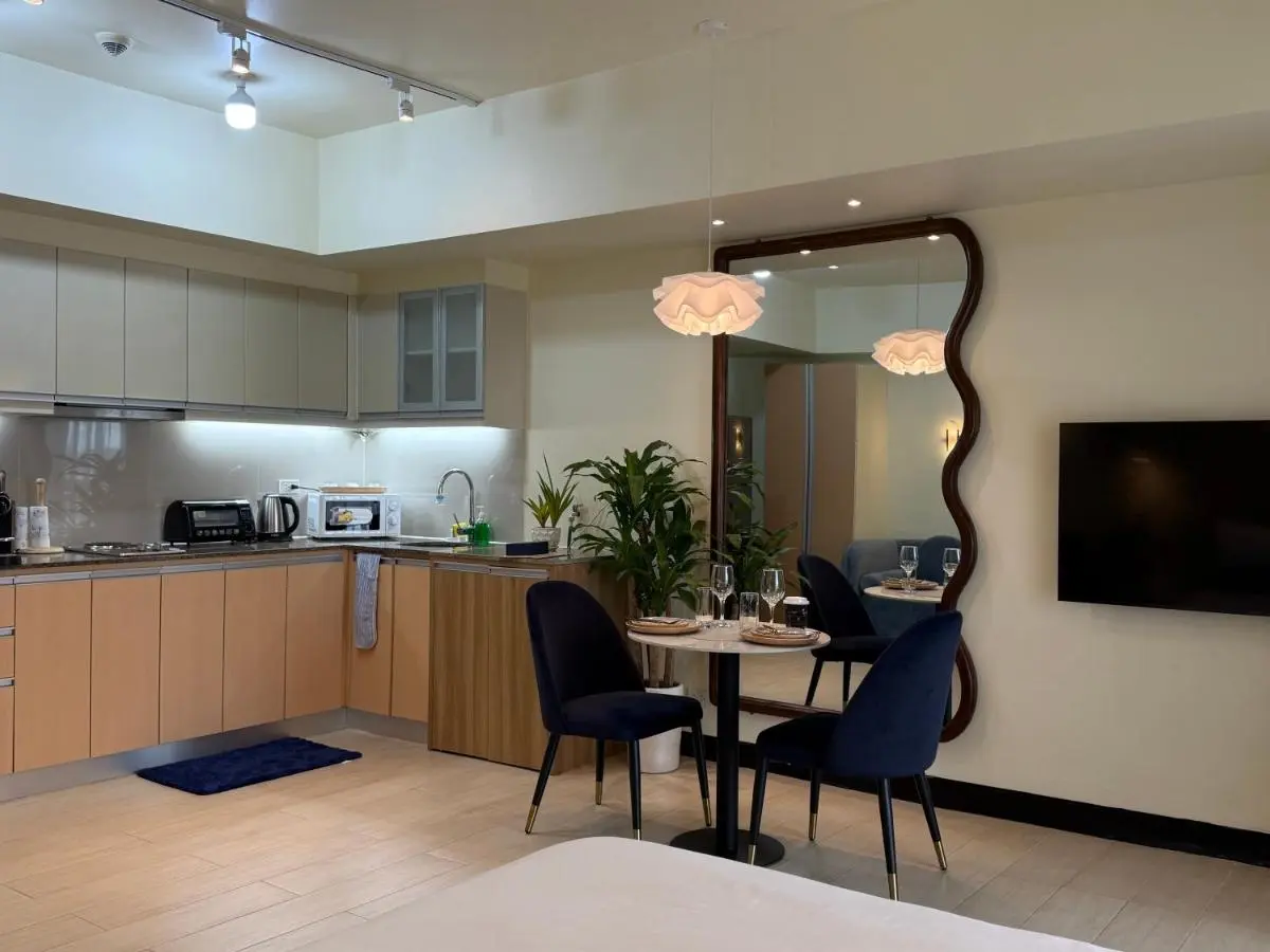 Image 2 of Chic and modern studio