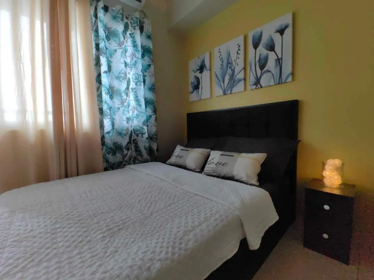 Image 1 of Condo Near MOA, NAIA, PICC, & CCP that is comfy with a view!