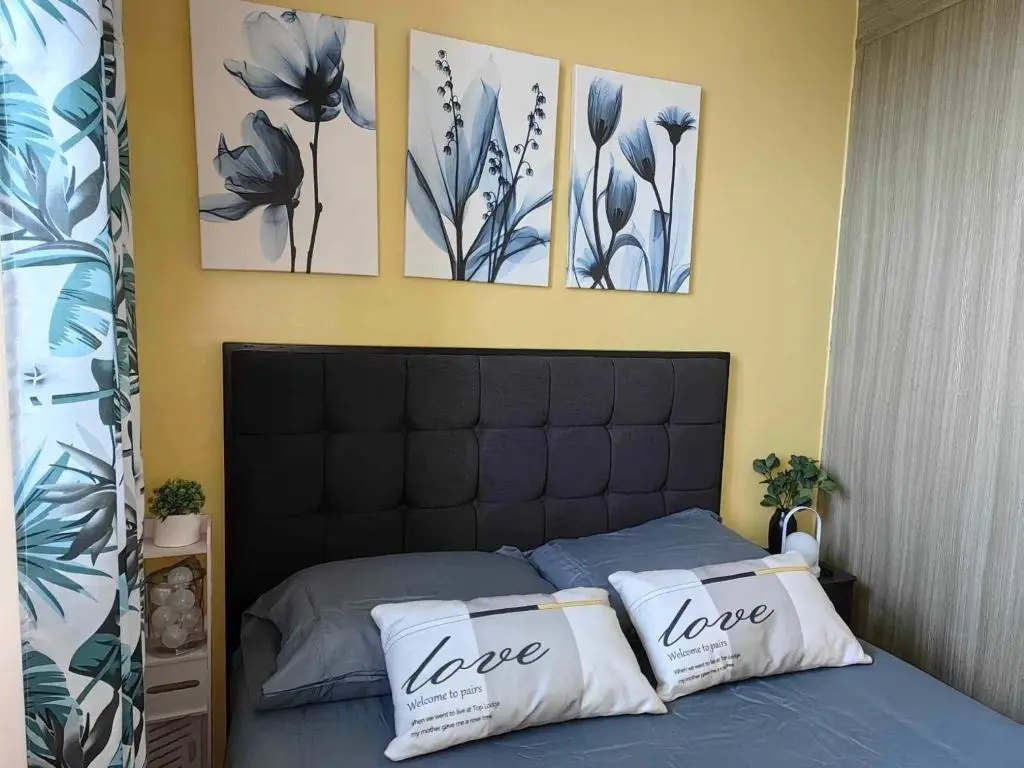 Image of Condo Near MOA, NAIA, PICC, & CCP that is comfy with a view!