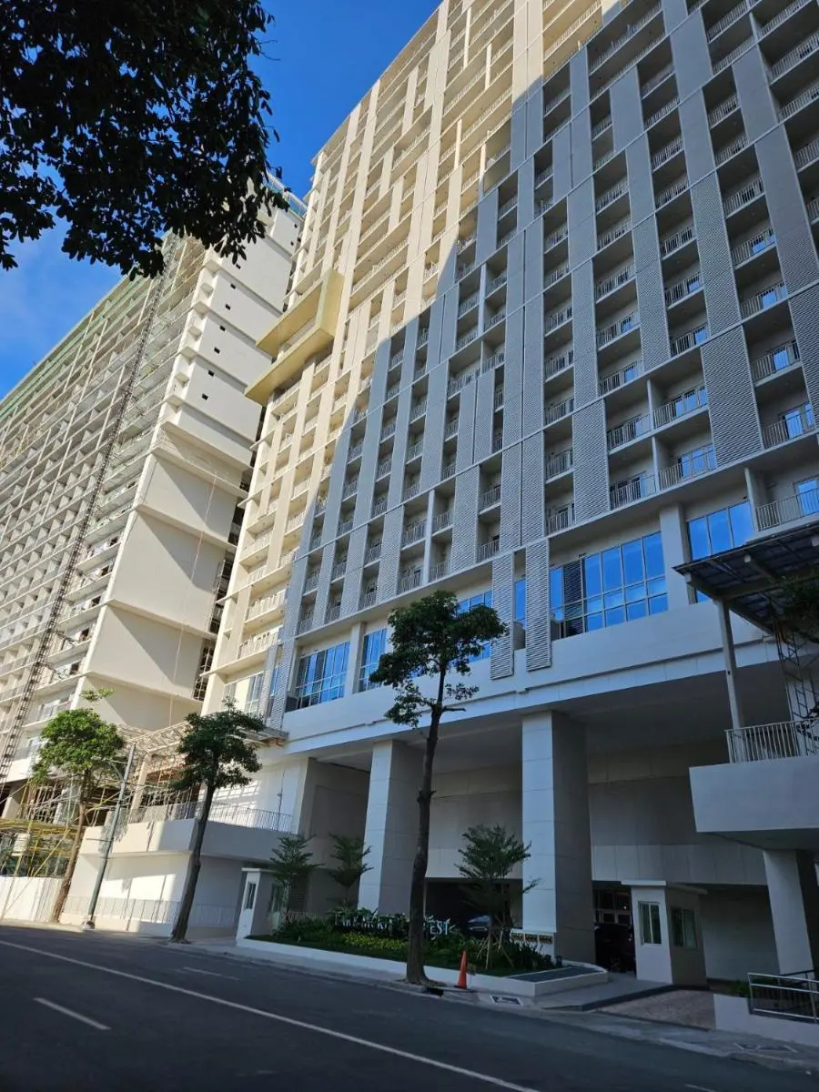 Image 3 of Condo Suite 1 Bedroom McKinley West Taguig City