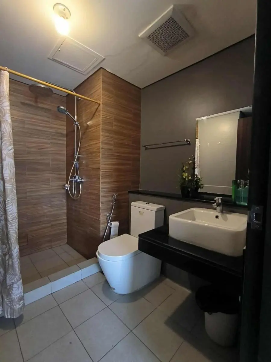 Image 3 of Condo Unit Near Manila Bay, US Embassy & Iconic Tourist Spots