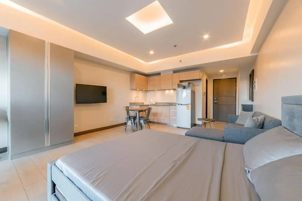 Image 4 of Condo at Venice Mall, near Airport, BGC & Makati
