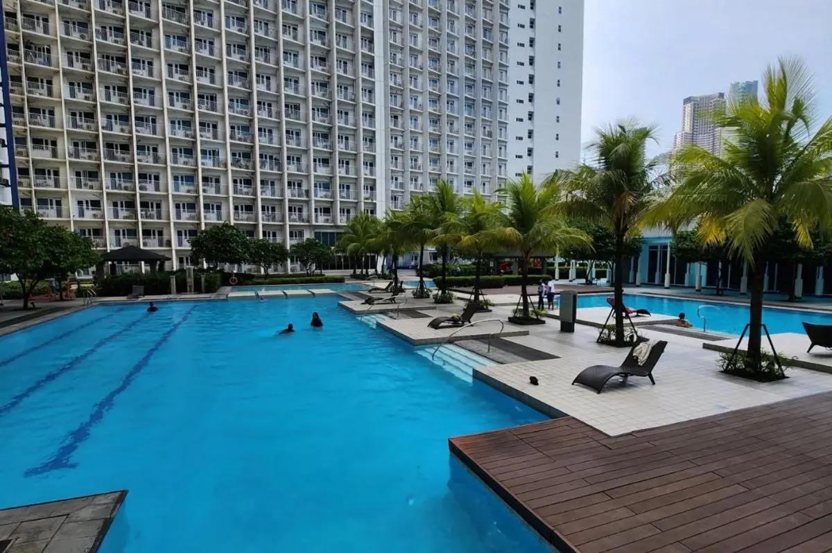 Image 3 of Condo with Balcony at Makati SM Jazz