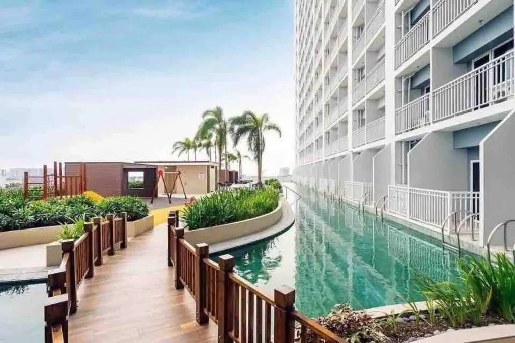 Image of Condo with Bayview in Manila (along Roxas Boulevard)