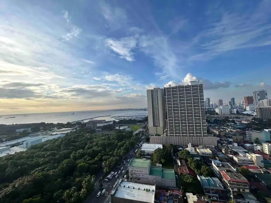 Image 5 of Condo with Bayview in Manila (along Roxas Boulevard)