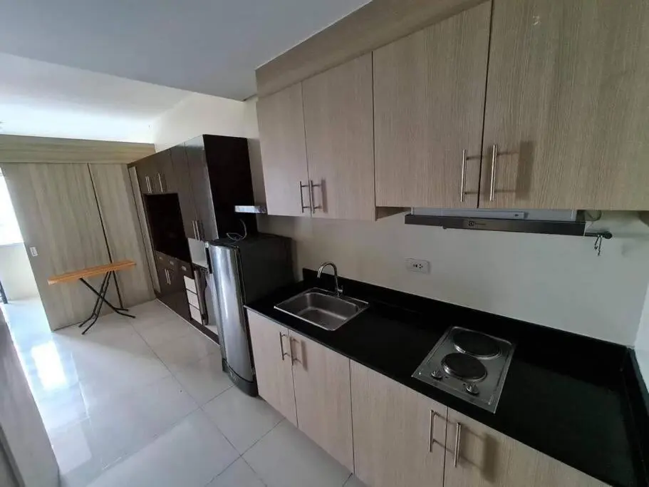 Image 4 of Condo with Bayview in Manila (along Roxas Boulevard)