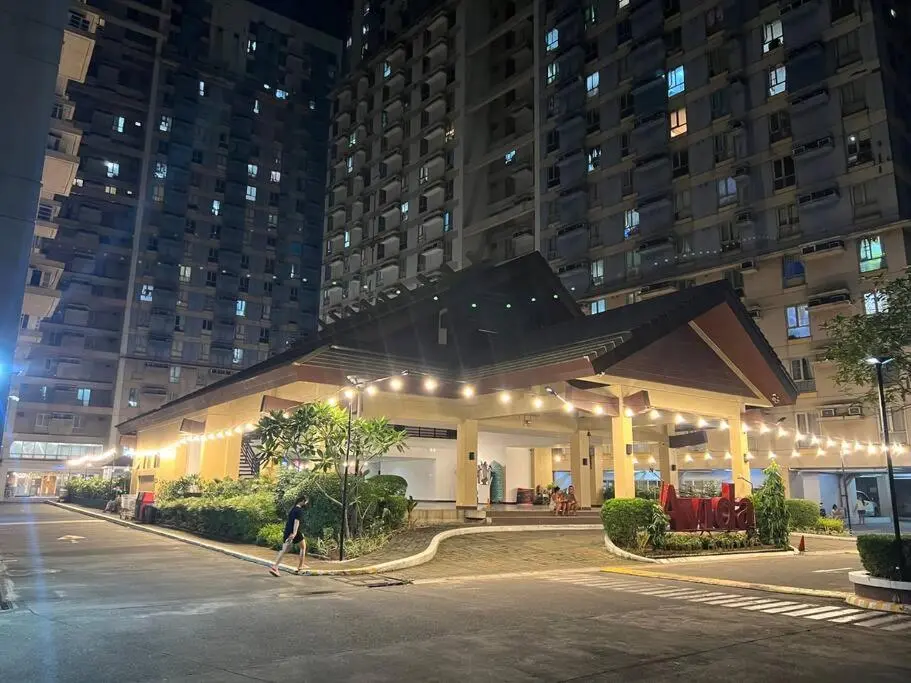 Image 6 of Convenient 2-Bedroom Condo Unit in the Metro