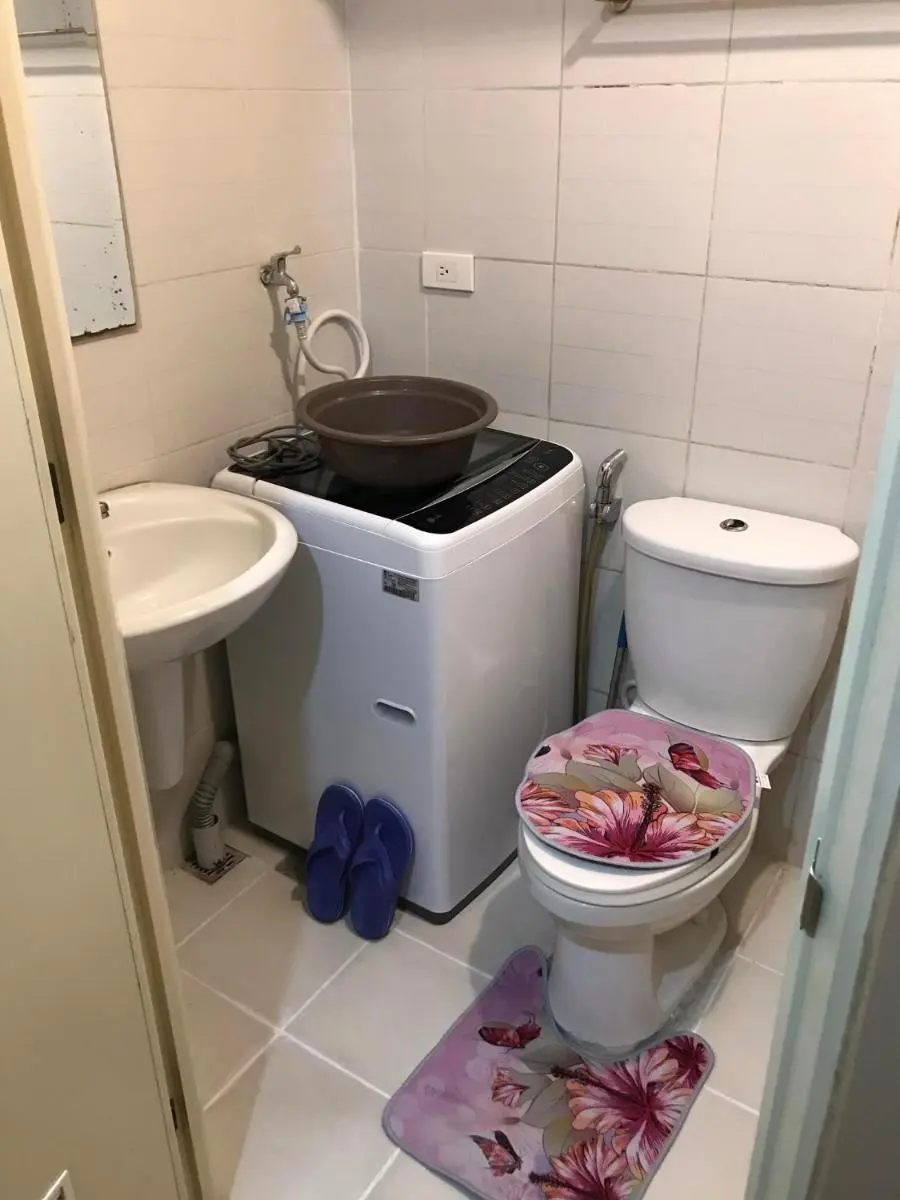 Image 3 of Cosy Studio with balcony 100mbps and Netflix