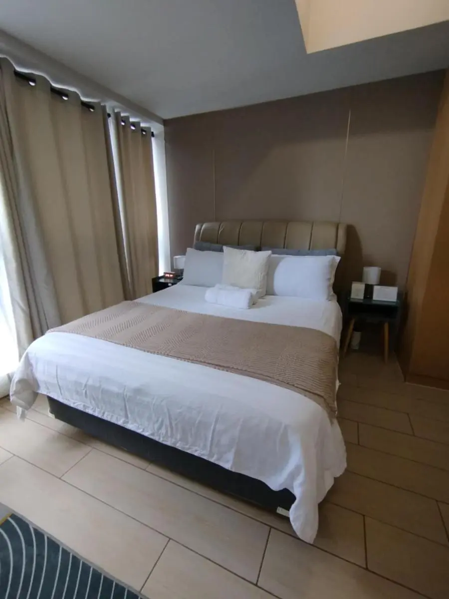 Image 3 of Cozy 1BR UPTOWN PARKSUITES Tower1 BGC