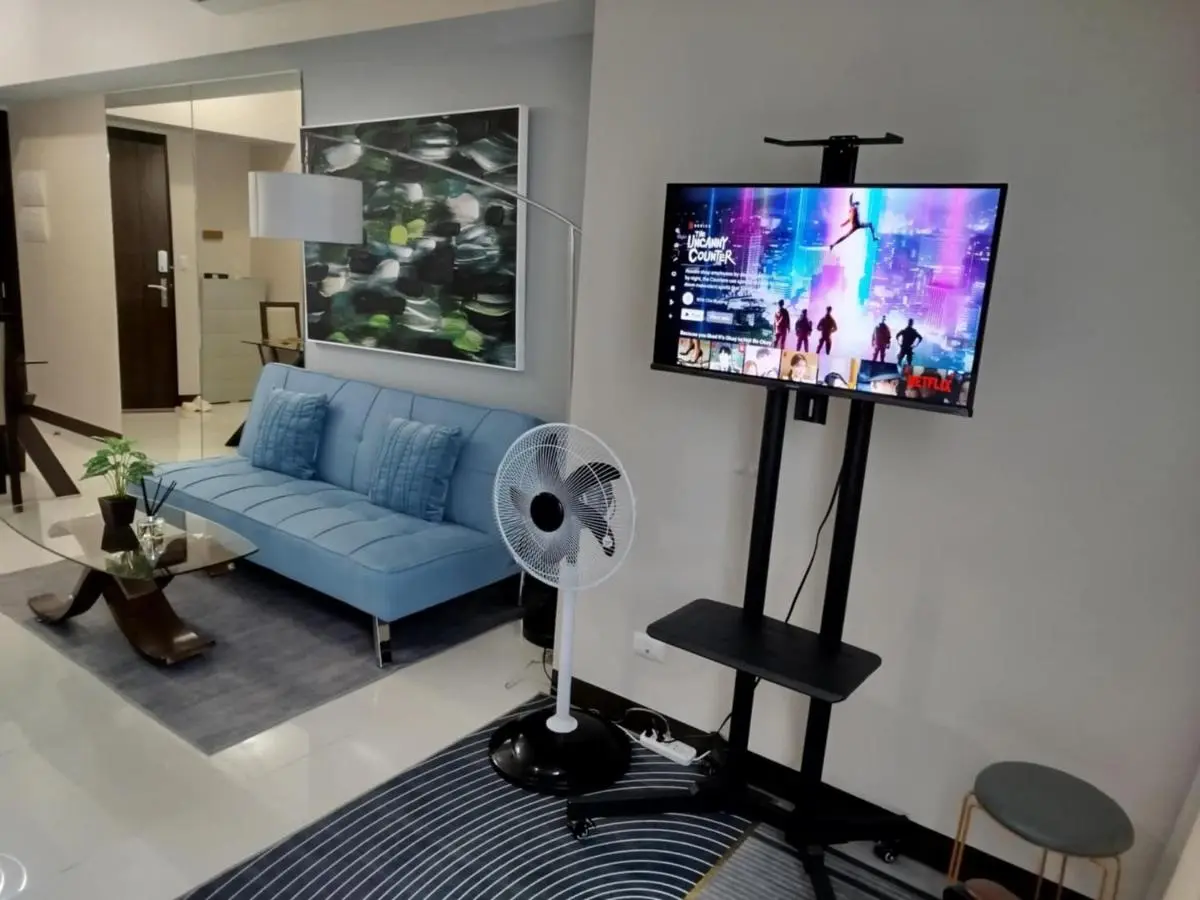 Image 2 of Cozy 1BR UPTOWN PARKSUITES Tower1 BGC