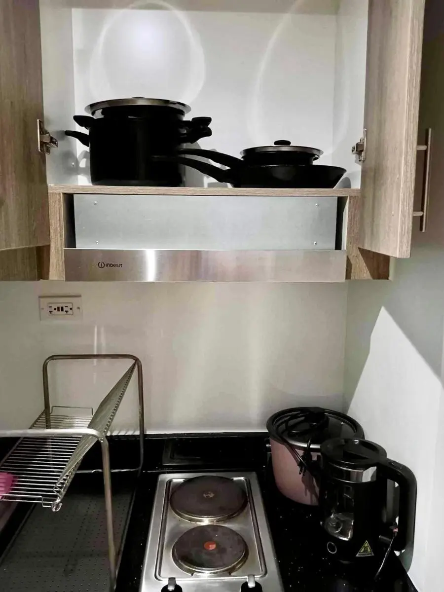 Image 6 of Cozy 1BR w/Wifi&Netflix in FAME near Shaw MRT