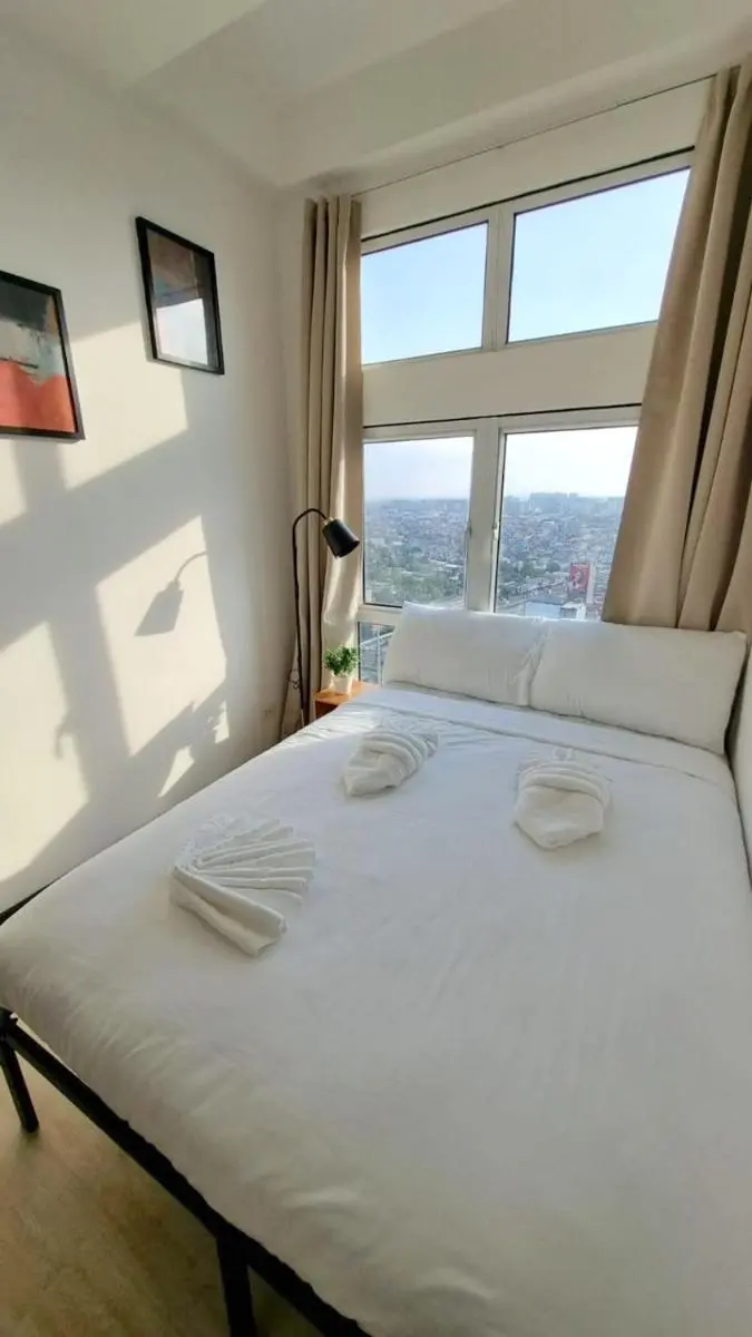 Image 6 of Cozy 1 BR San Lorenzo Place Netflix 4KM NAIA