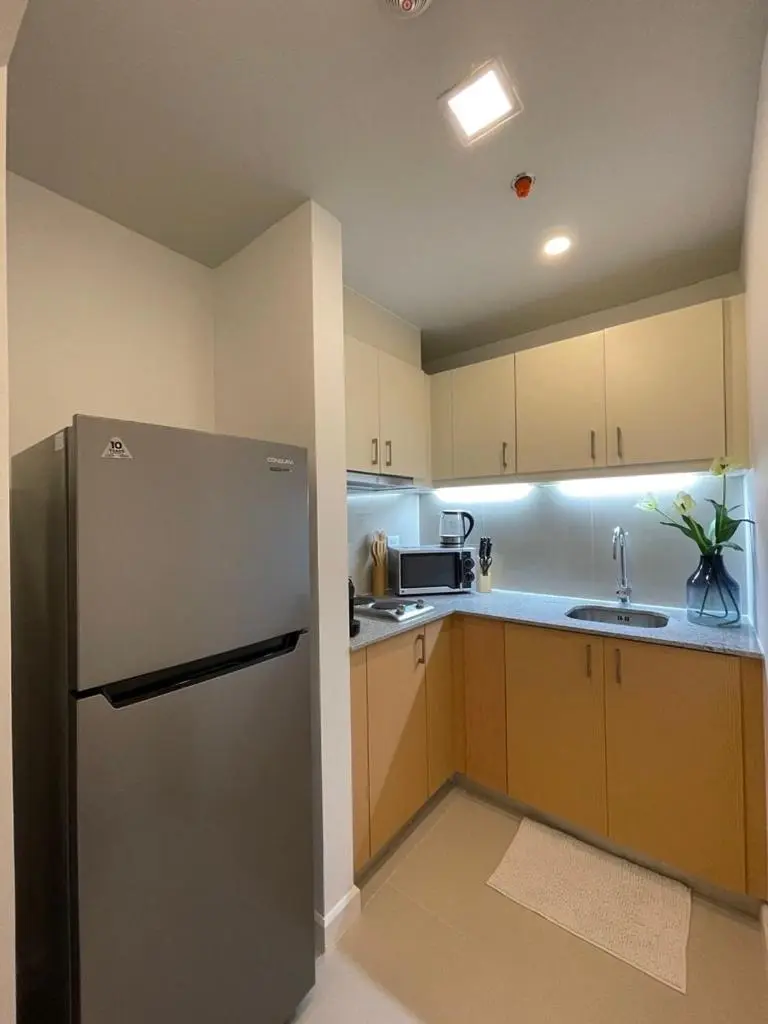 Image 4 of Cozy 1 bedroom condo in Uptown BGC