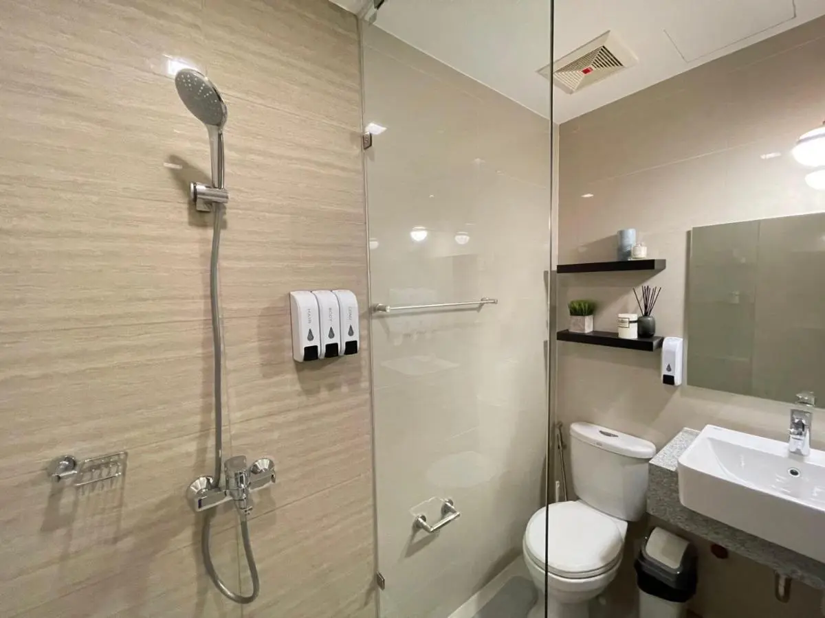 Image 2 of Cozy 1 bedroom condo in Uptown BGC