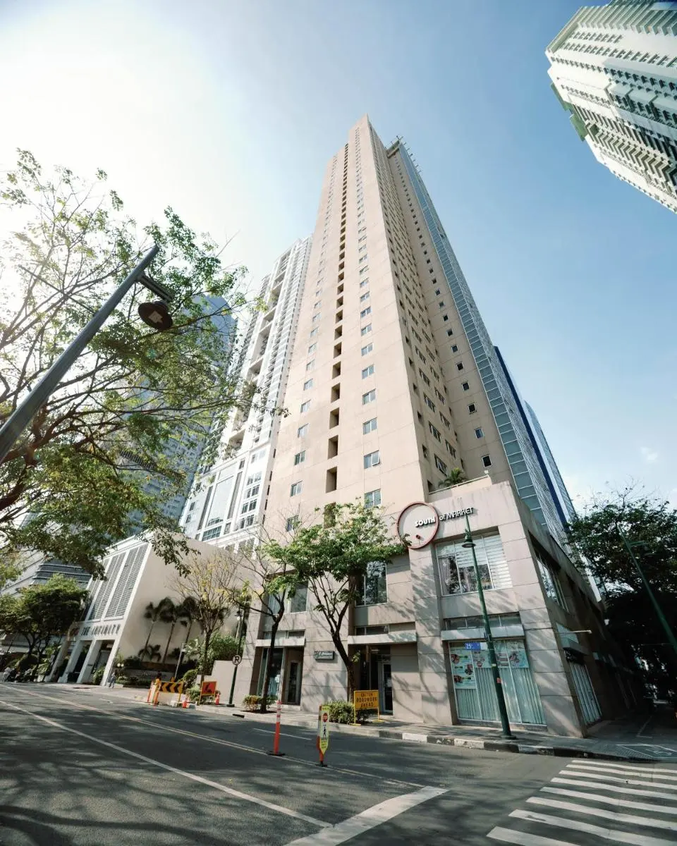 Image 4 of Cozy 2-Bedroom at South of Market SOMA BGC near SM Aura, Market! Market! & Bonifacio High Street