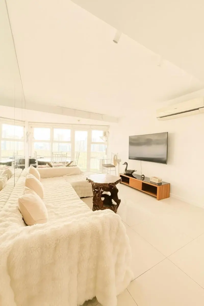 Image 3 of Cozy 2-bedroom in The Venice Luxury Residences