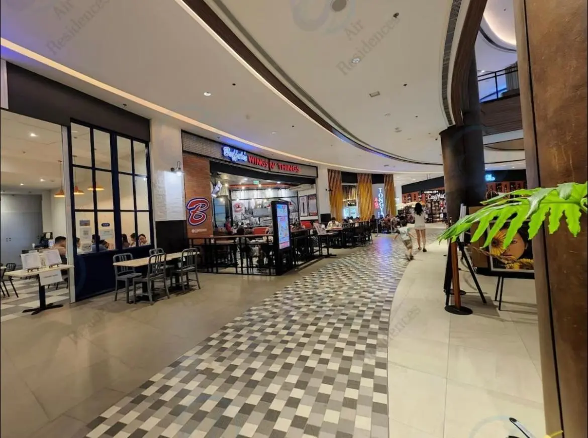 Image 4 of Cozy Condo Apartment in Makati / Manila with mall, restaurants, groceries, pool, netflix, disney+ and more
