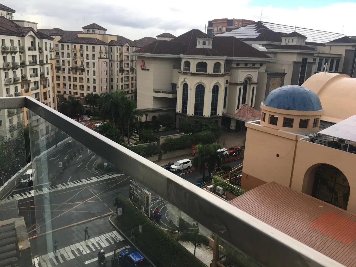 Image 6 of Cozy Condo Near NAIA with WIFI, Pool and Balcony