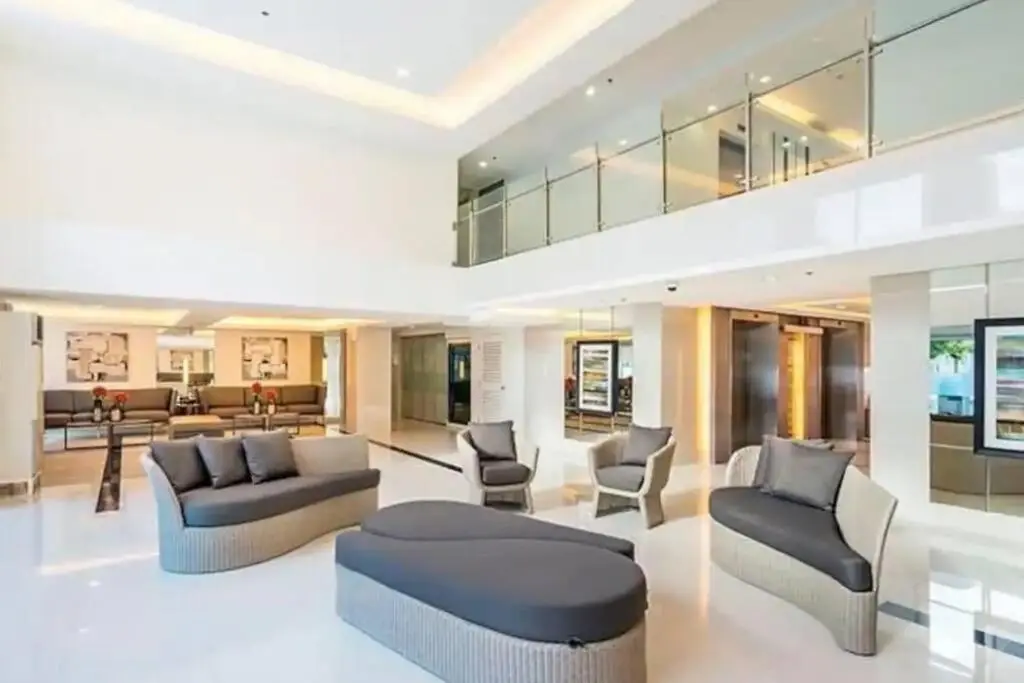 Image 5 of Cozy Makati Condo Getaway with balcony