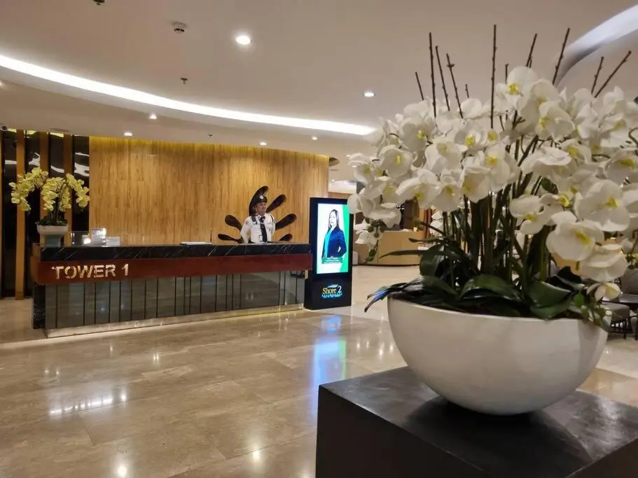 Image 2 of Cozy Shore Residence with balcony near Mall of Asia & airport