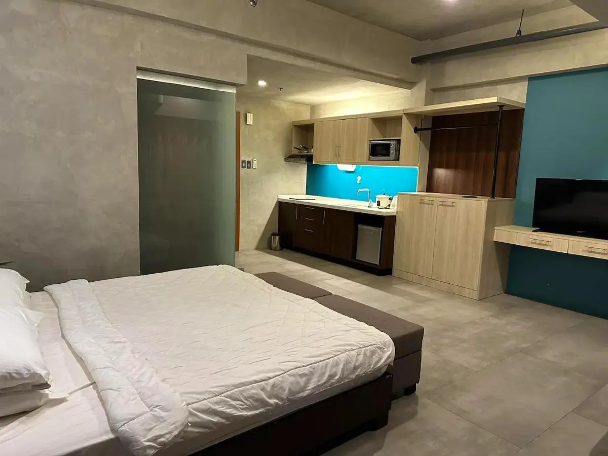 Image 1 of Cozy Spacious Pet Friendly Unit with Netflix Pool Gym