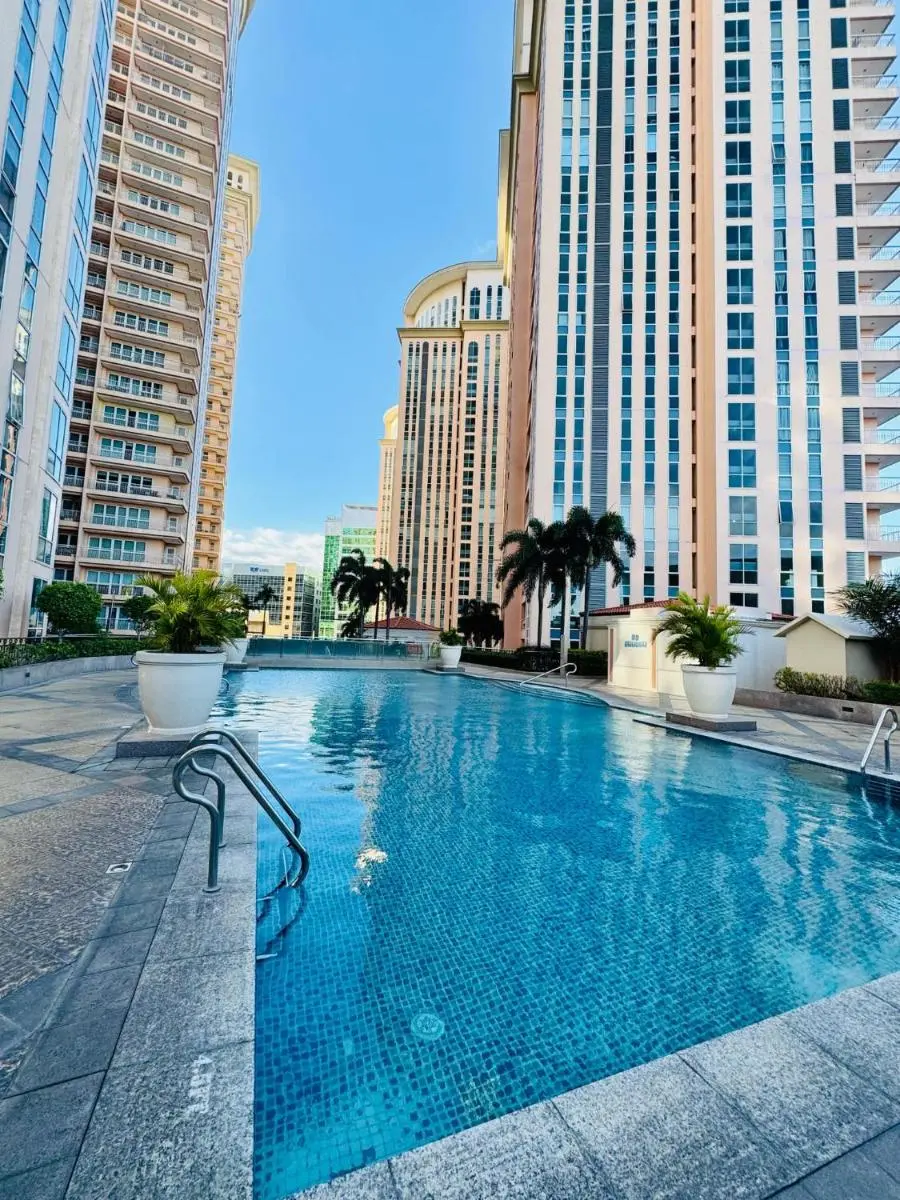 Image 4 of Cozy Staycation Venice with Balcony Mckinley near Bgc