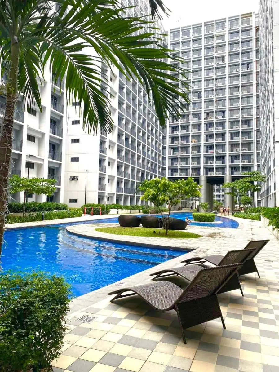 Image 3 of Cozy & Aesthetic walking distance to MOA,near NAIA AIRPORT with NETFLIX,MINIVIDEOKE,BOARDGAMES-DUXE9